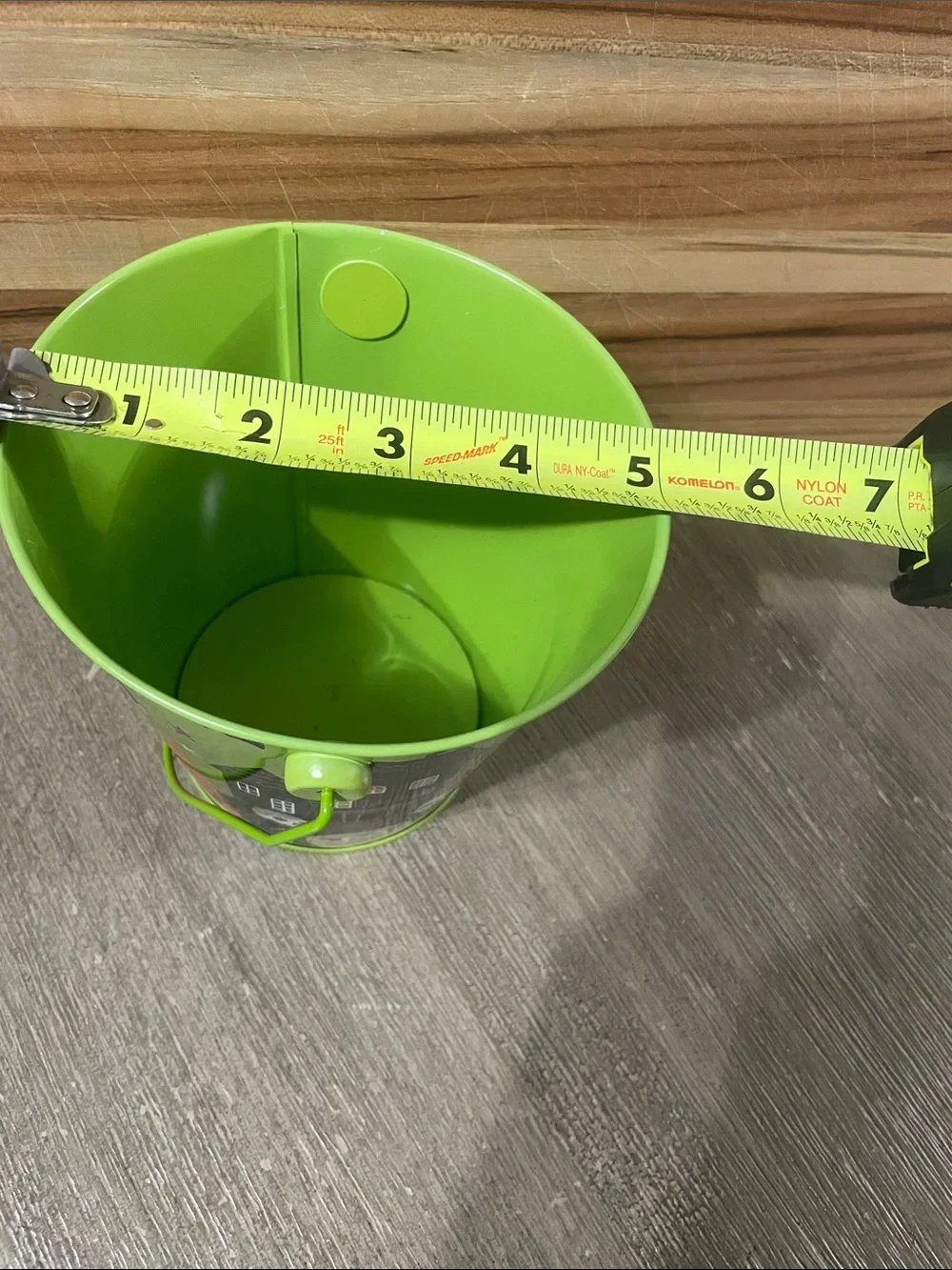 No festive green
